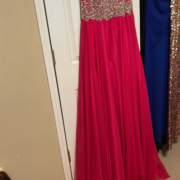 NWT Beautiful Fushia Formal Dress. Make an Offer - Picture 2 of 5